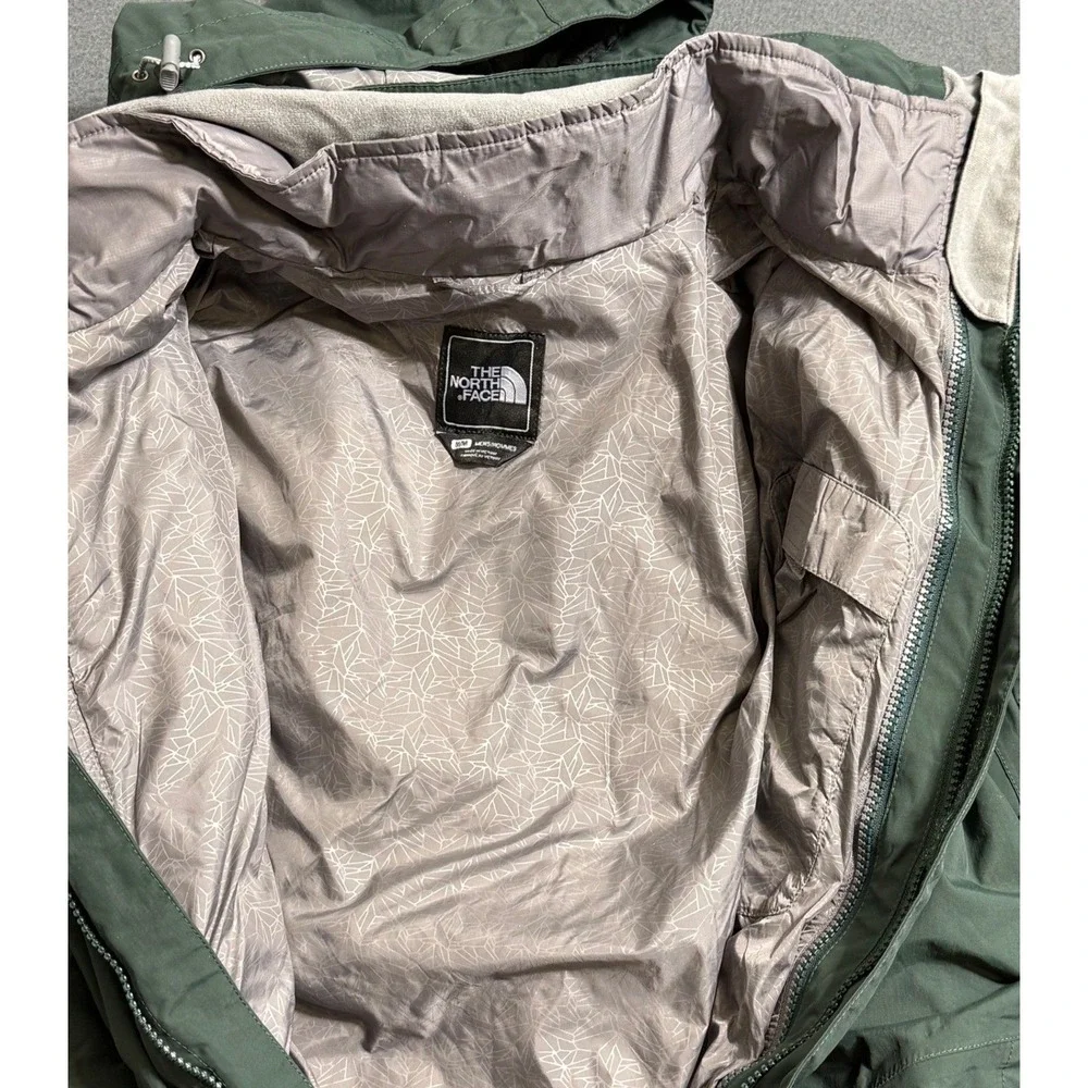 The North Face Mens HyVent Hooded Rain Jacket Green Medium Waterproof Shell In 1